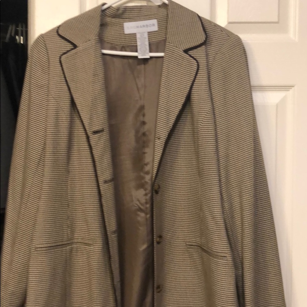 Woman’s long suit jacket